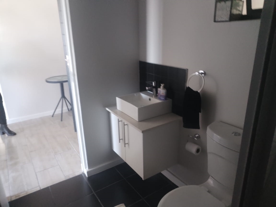 2 Bedroom Property for Sale in Table View Western Cape